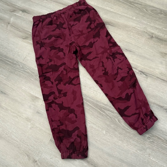 SUNDANCE Women’s Grandview Cotton Berry Camo Pants Size Small - Picture 2 of 16